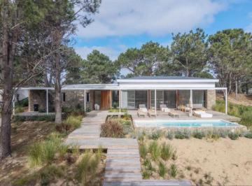 Casa · 10m² · 5 Ambientes · Casa - Laguna Escondida