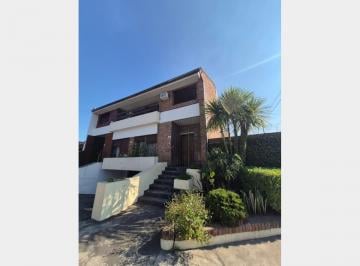 Casa · 120m² · 4 Ambientes · 2 Cocheras · Triplex en Venta en Ramos Mejia
