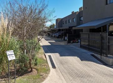 PH · 180m² · 6 Ambientes · 2 Cocheras · Duplex en Venta 3 Dormitorio Housing La Domitila
