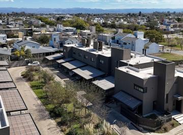 PH · 180m² · 6 Ambientes · 2 Cocheras · Duplex en Venta 3 Dormitorio Housing La Domitila