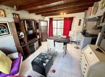 PH · 55m² · 3 Ambientes · PH en Constitución