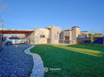 Casa · 77m² · 3 Ambientes · 2 Cocheras · Venta | Permuta - Casa de Dos Dorm., Galería, Jardín y Piscina. Tierra de Sueños 3, Roldán.