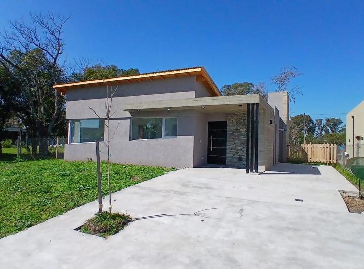 Casa · 145m² · 4 Ambientes · 2 Cocheras