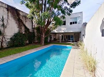 Casa · 185m² · 6 Ambientes · 1 Cochera · Venta Casa 6 Amb Haedo B Güemes C Parque y Piscina