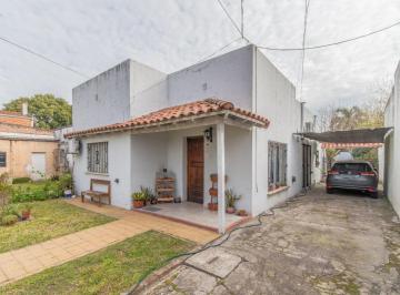Casa de 4 ambientes, Pilar · Casa en Venta con 3 Departamentos Al Fondo - Pilar Centro - Excelente Ubicación
