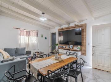 Casa de 3 ambientes, Pilar · Casa en Venta con 3 Departamentos Al Fondo - Pilar Centro - Excelente Ubicación
