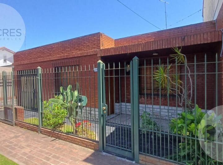 Casa · 130m² · 3 Ambientes · 2 Cocheras