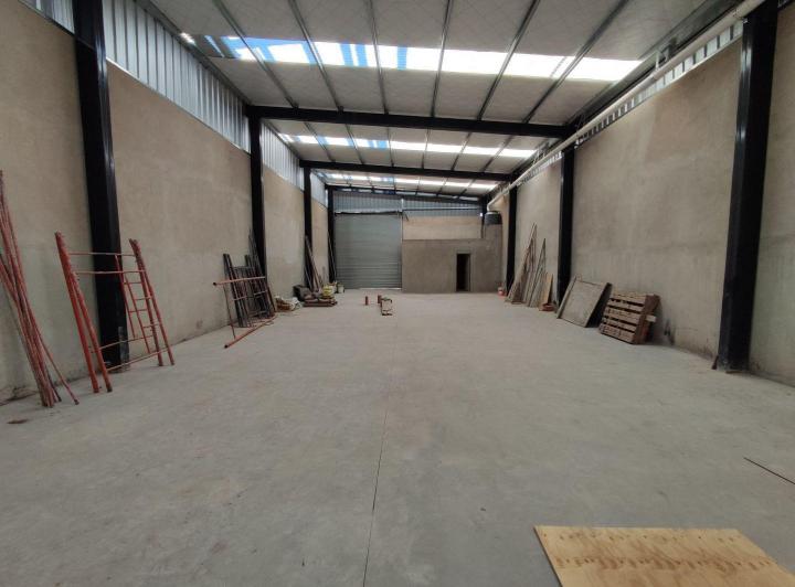 Bodega-Galpón · 230m² · 1 Cochera