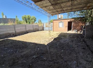 Local comercial · 250m² · 2 Ambientes · 1 Cochera · Venta Galpón y Depósito, Barrio Belgrano, General Roca, Río Negro.