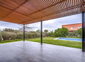 Casa · 149m² · 5 Ambientes · 2 Cocheras · Araucarias Puertos Escobar