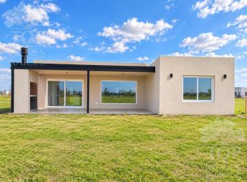 Casa · 180m² · 4 Ambientes · 4 Cocheras · Casa a Estrenar en El Naudir
