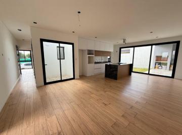 Casa de 4 ambientes, Córdoba · Casa en Venta I Rincones de Manantiales I 3 Dormitorio Patio y Cochera