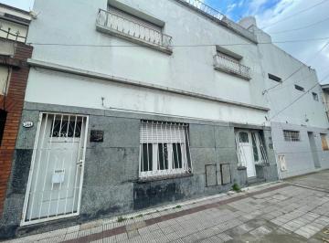 PH de 4 ambientes, Tres de Febrero · PH de 3 Amb. Todo Planta Baja Al Frente.