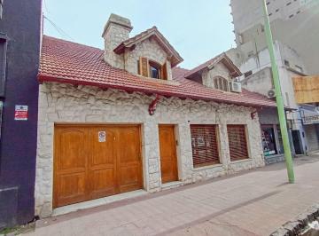 Casa · 100m² · 5 Ambientes · 1 Cochera · Casa en Venta Centro