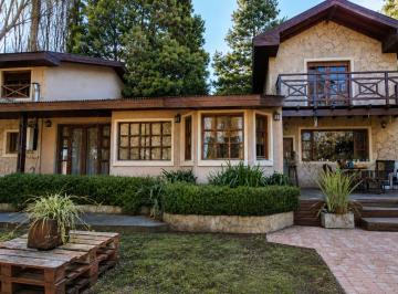 Casa · 160m² · 7 Ambientes · Casa 7 Amb. Venta Bosque Peralta Ramos con Jardín