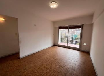 Departamento de 2 ambientes, Flores · Depto 2 Ambientes con Balcon y Cochera