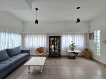 Casa · 176m² · 4 Ambientes · 2 Cocheras · Casa en Venta en Haedo