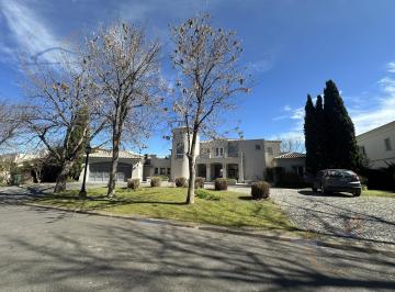 Casa · 585m² · 7 Ambientes · 8 Cocheras · Casa en Venta, Barrio Cerrado Santa Maria de Tigre