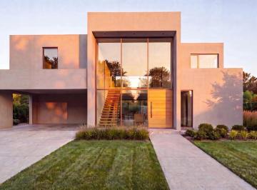 Casa · 303m² · 7 Ambientes · 2 Cocheras · Casa 5 Dorm - Vida Club de Campo