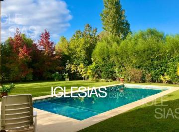 Casa · 398m² · 6 Ambientes · 3 Cocheras · Casa Lote Interno en Venta - Barrio El Golf, Nordelta