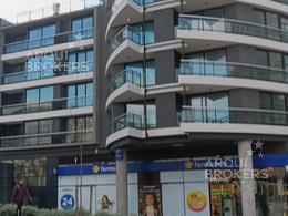 Departamento · 77m² · 3 Ambientes · 1 Cochera · Apartamento de 2 Dorm. en Venta en Buceo