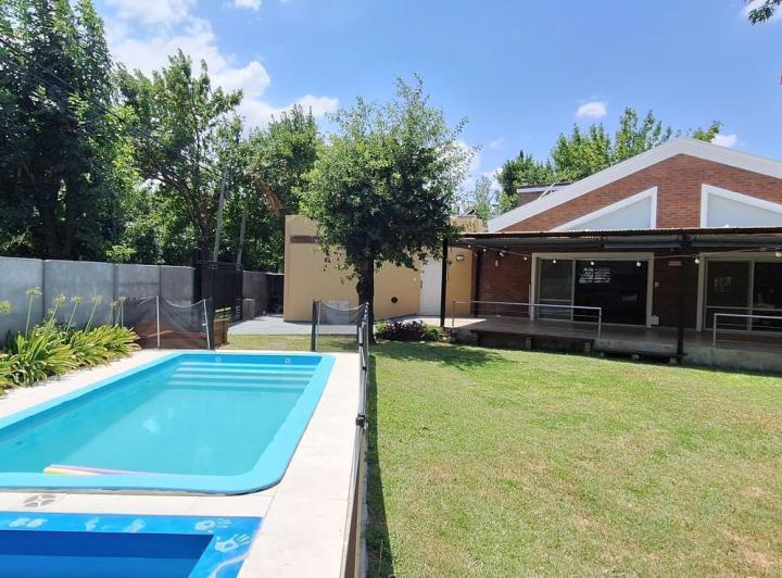 Casa · 620m² · 4 Ambientes · 1 Cochera