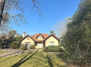 Casa · 132m² · 4 Ambientes · 1 Cochera · Casa en Alquiler o Venta Canning Solar del Bosque