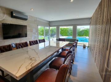 Casa · 400m² · 5 Ambientes · 2 Cocheras · Casa en La Horqueta de Echeverria, Canning