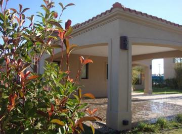 Casa · 199m² · 5 Ambientes · 6 Cocheras · Casa en Barrio La Horqueta de Echeverría, Canning