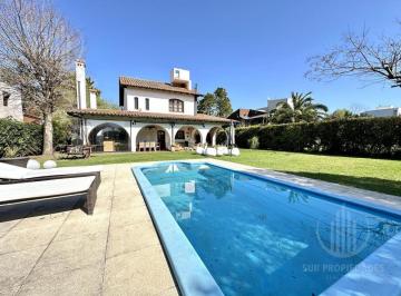 Casa · 162m² · 5 Ambientes · 3 Cocheras · Casa en El Rodal