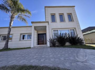 Casa · 250m² · 5 Ambientes · 5 Cocheras · Casa en Brickland