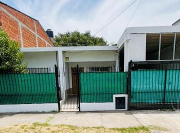 Casa · 80m² · 4 Ambientes · 2 Cocheras · Casa en El Jaguel