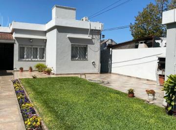 Casa · 165m² · 4 Ambientes · 1 Cochera · Casa en Glew