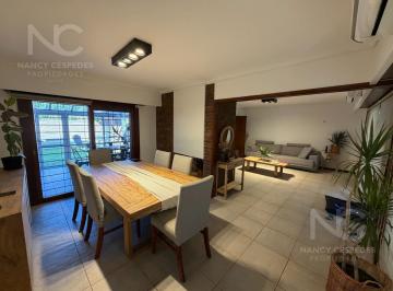 Casa · 193m² · 4 Ambientes · 1 Cochera · Espectacular Casa de 4 Ambientes en Venta! con Parque y Pileta en Quilmes Centro. Apta Credito