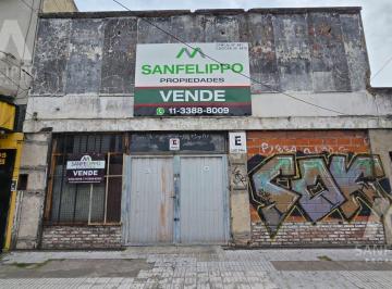 Bodega-Galpón · 313m² · 4 Ambientes · 5 Cocheras · Galpón con Vivienda a Refaccionar en Wilde, Avellaneda