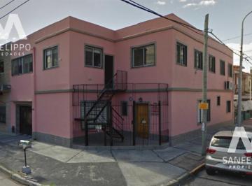 Casa · 254m² · 6 Ambientes · 2 Cocheras · Casa en Venta con Quincho o Sitio Comercial - Wilde - Avellaneda