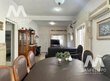 Casa · 122m² · 5 Ambientes · Casa de 3 Dorm. en Venta - Wilde - Avellaneda