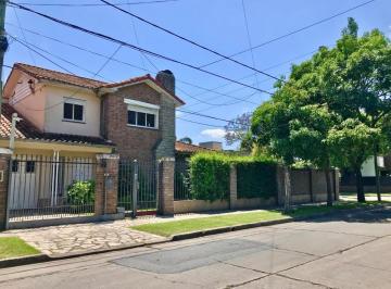 Casa · 190m² · 4 Ambientes · 2 Cocheras · Venta Casa 5 Ambientes Hurlingham Centro Parque Johnston