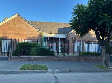 Casa · 249m² · 6 Ambientes · Venta Casa 6 Amb en 1 Planta S/2 Lotes - 748 m² - Piscina