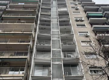 Oficina comercial · 94m² · Ver Video! Inmejrable Ubicación y Acceso Piso Alto Muy Luminoso a m Parque Las Heras Seg X Totem