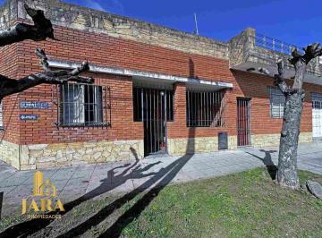 Casa · 140m² · 4 Ambientes · 1 Cochera · Casa de 4 Amb en Quilmes Este Apto Credito