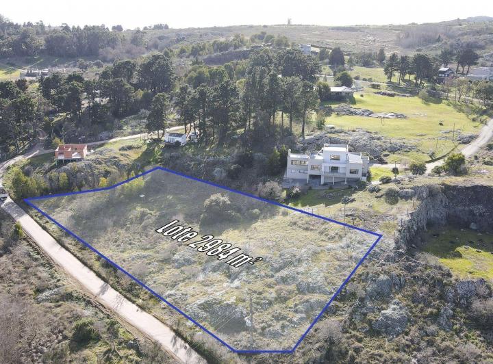 Terreno · 2983m²