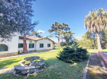 Casa · 250m² · 5 Ambientes · Casaquinta en Venta en La Mejor Zona de Moreno Centro