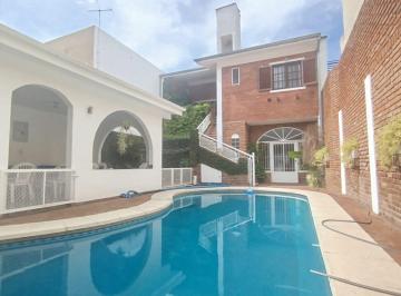 Casa · 266m² · 6 Ambientes · Gran Casa con Local en Venta - Oportunidad - Villa Adelina