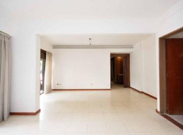 Departamento · 94m² · 4 Ambientes · Amplio Depto de 4 Ambientes con Patio y Parrilla
