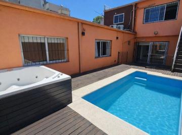 PH · 126m² · 4 Ambientes · Venta PH 4 Amb Pileta y Quincho Parque Avellaneda
