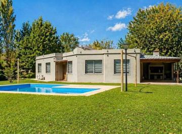 Casa · 110m² · 3 Ambientes · 1 Cochera · Venta Casa 3 Amb Sobre Lote 2400 m - Chascomús