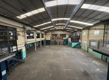 Bodega-Galpón · 2000m² · Galpon en Venta 2100 m² España y Hospitales