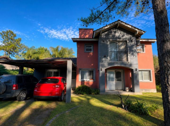 Casa · 163m² · 6 Ambientes · 2 Cocheras