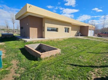 Casa · 304m² · 5 Ambientes · 2 Cocheras · Venta - Casa 3 Dorm. - Pileta - Barrio Los Patos - Plottier - Neuquén